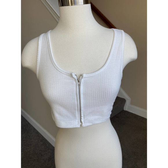 Boohoo white ribbed zip up tank top, size small - Picture 7 of 12